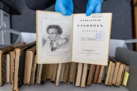 El robo de libros de Pushkin en Europa: una novela en medio de la guerra