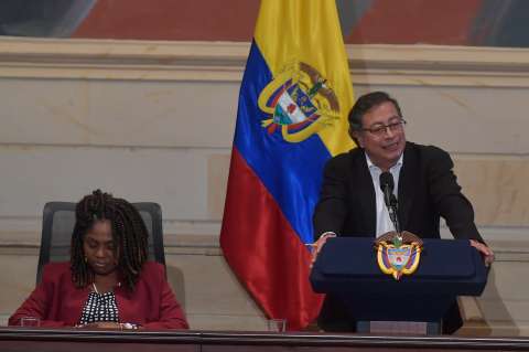 Petro dice que Colombia también les pedirá visa a los ciudadanos británicos
