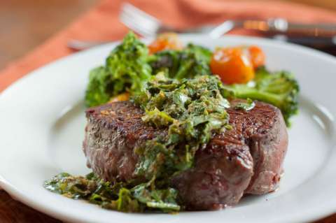 Receta del día: lomo fino de cerdo con salsa de maní y leche de coco