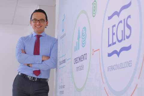 “Notarios comprándole al gremio de notarios”