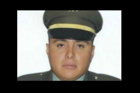 Encuentran camioneta en la que se movilizaban los presuntos asesinos de policía en Bogotá