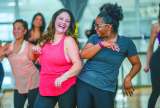 A mover el cuerpo al ritmo de la música: conozca los beneficios del baile