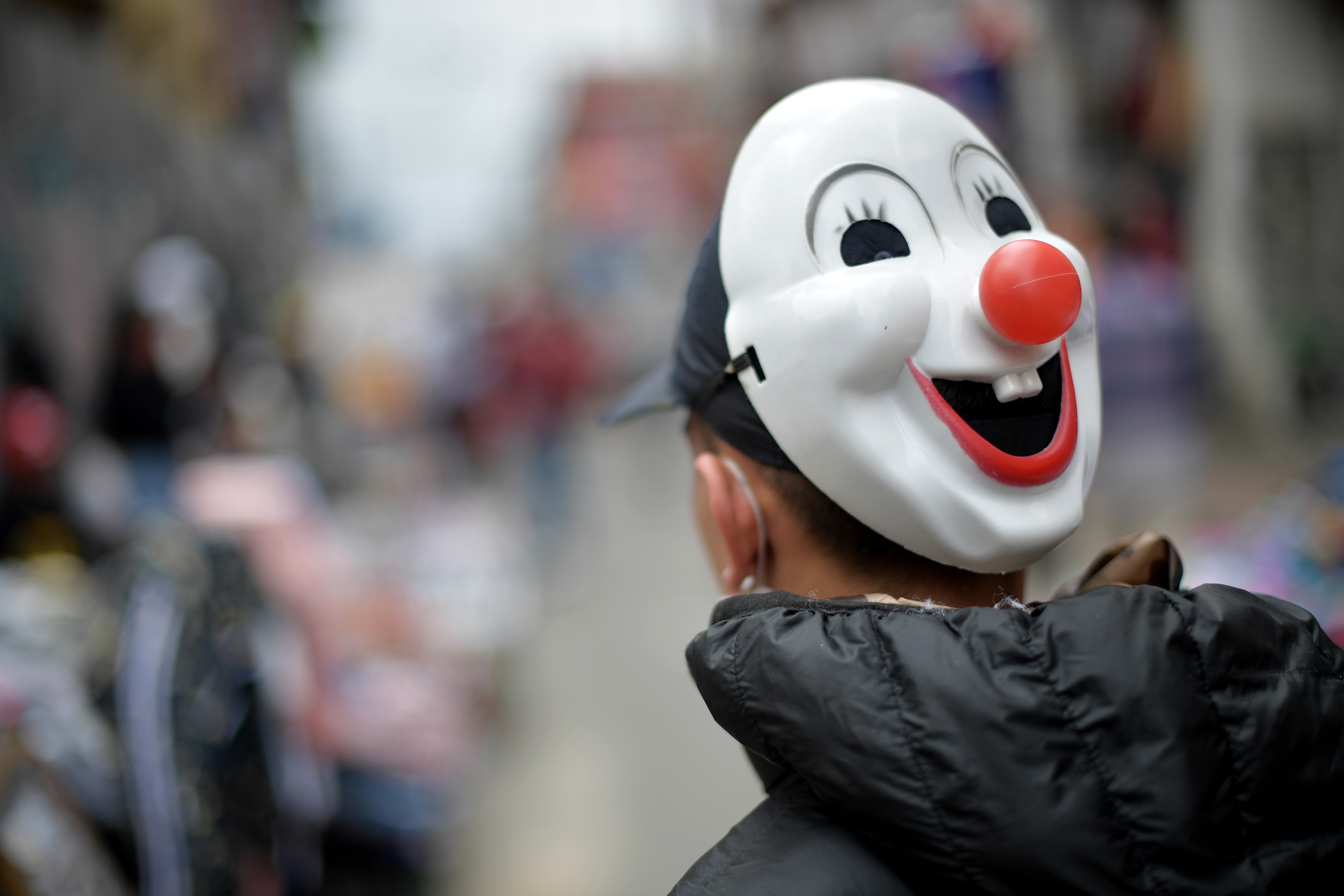 Disfraces para halloween, de venta en San Victorino, durante la pandemia por Covid-19.