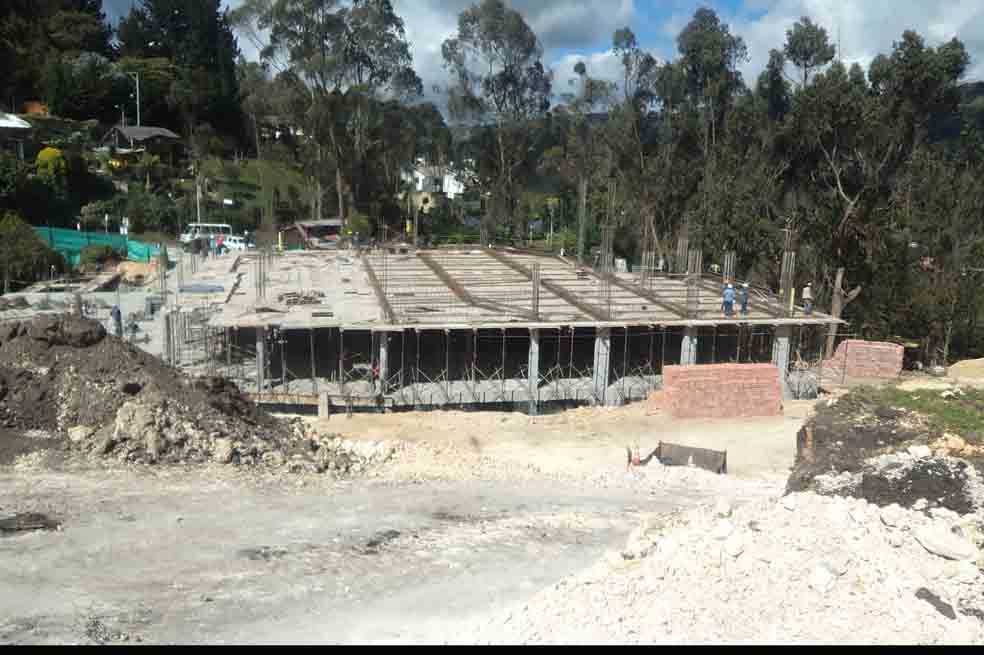 La CAR suspendió la construcción del centro comercial El Manantial, de 1.459 metros cuadrados, por estar ubicado en zona de reserva forestal. / Cortesía CAR