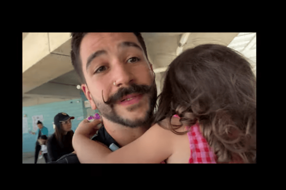 Camilo, índigo