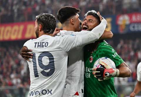 Video: Olivier Giroud terminó de arquero en la victoria de Milan sobre Génova