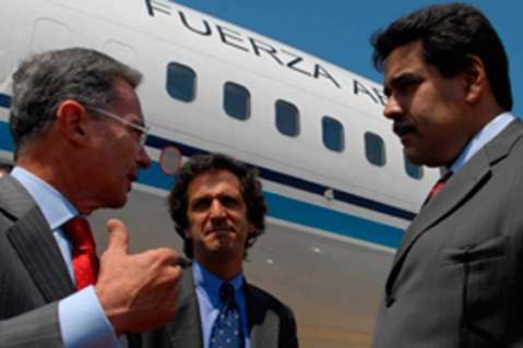 Uribe le recuerda a Venezuela reuniones "clandestinas" con las Farc