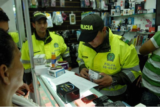 Incautan 6.000 celulares de contrabando en Bogotá