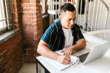 Tres cursos gratuitos para aprender de atención al cliente y ventas