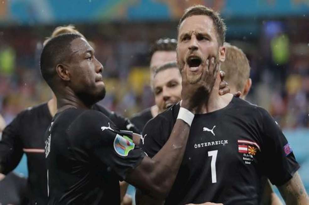 Marco Arnautovic celebra el gol que sentenció la victoria de Austria sobre Macedonia del Norte en la Eurocopa.