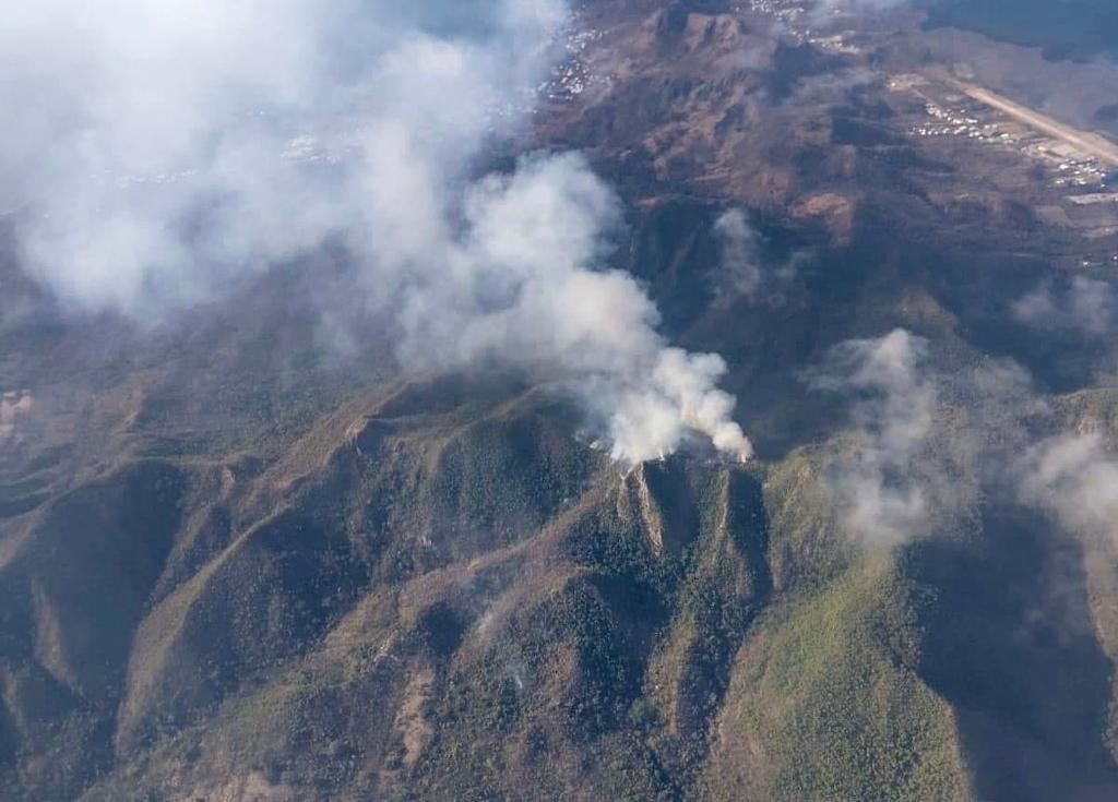 Emergencia en Providencia por incendio en el Parque Natural Regional The Peak