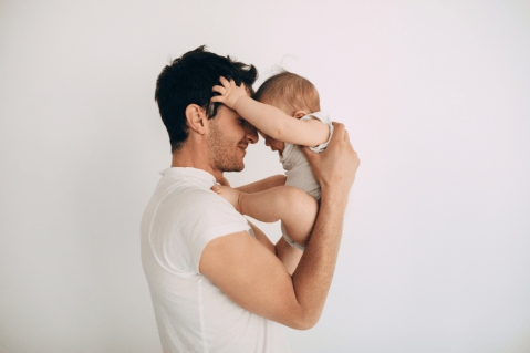 10 nombres cortos y dulces para niño con significados especiales