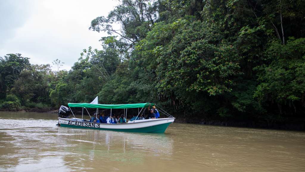 La carava humanitaria de delegados del Eln y el Gobierno visitó las comunidades del Bajo Calima y San Juan.