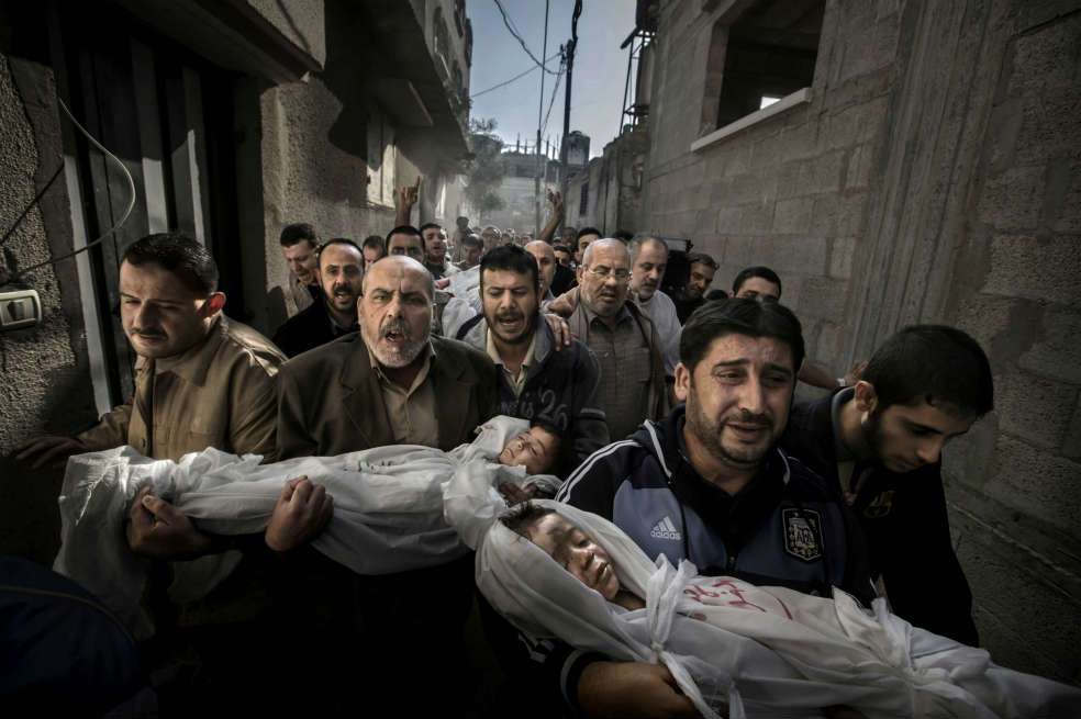 Un entierro colectivo en Gaza. / Paul Hansen - World Press Photo