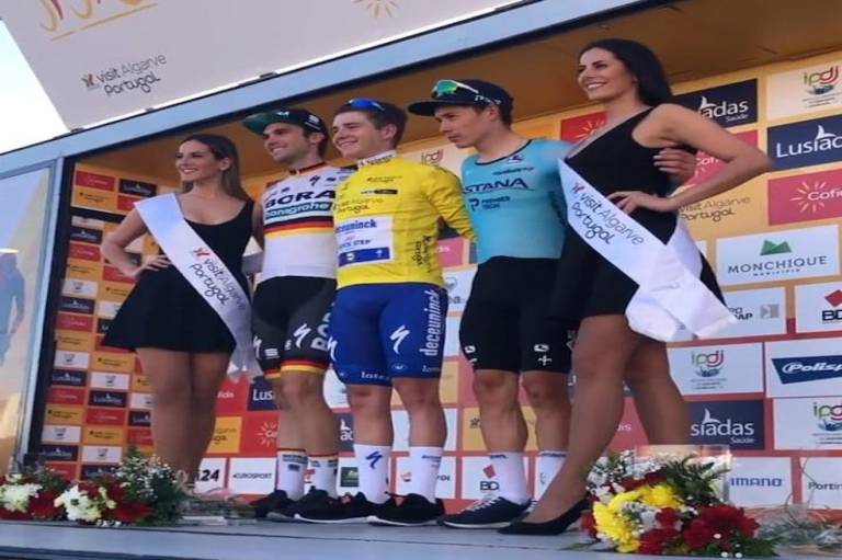Gran podio de ‘Superman’ López en Portugal