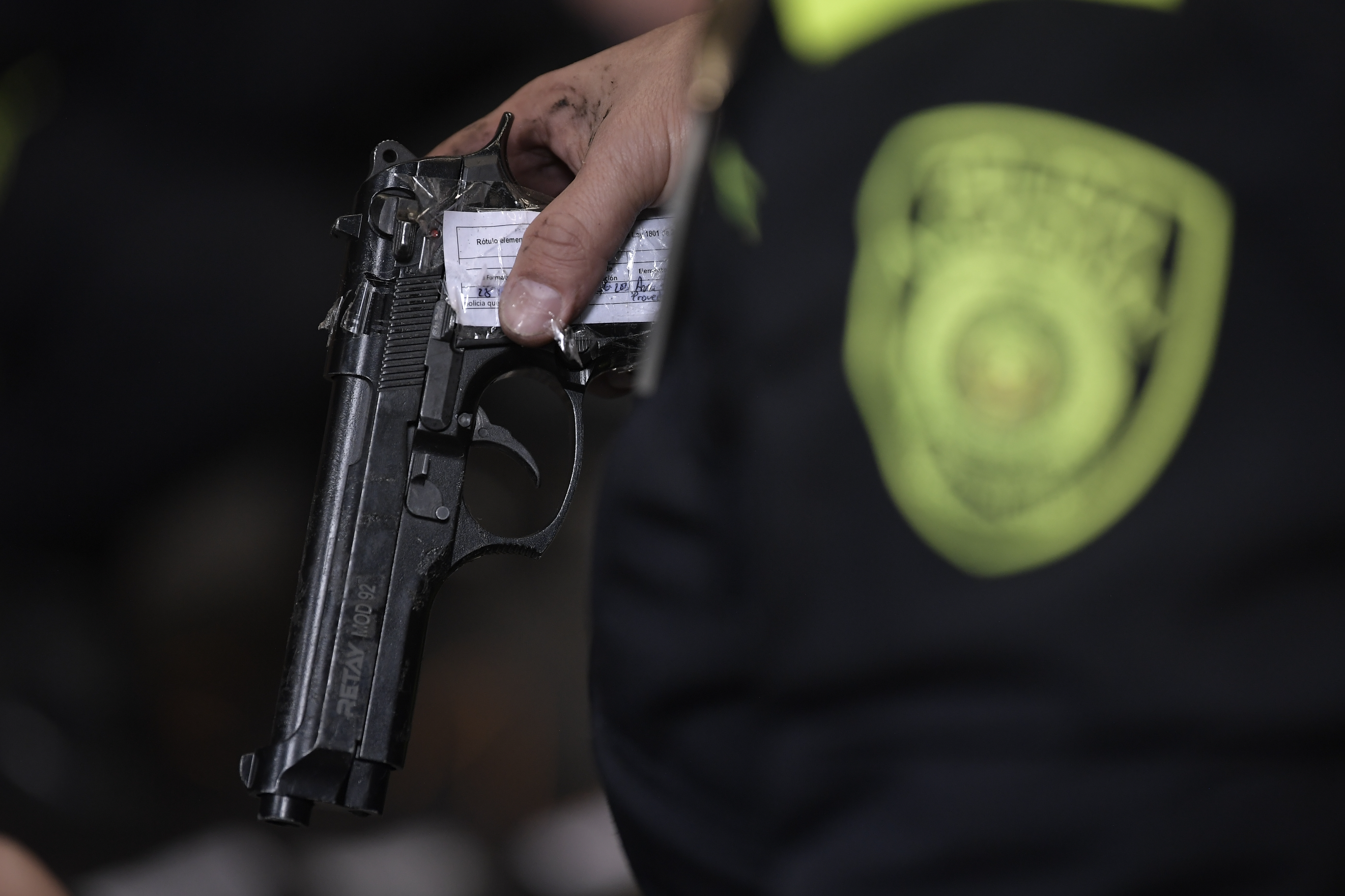 A 10 toneladas y 120 kilos quedaron reducidas 261.868 armas blancas y 1.537 armas de fuego, tipo neumáticas, traumáticas y de fogueo, incautadas por la Policía Metropolitana de Bogotá en lo que va del año.
