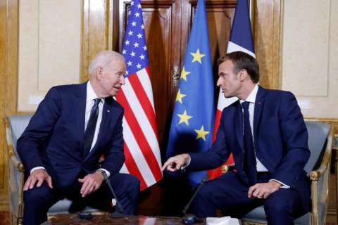 “Lo que hicimos fue muy torpe”: le dice Biden a Macron por crisis de submarinos