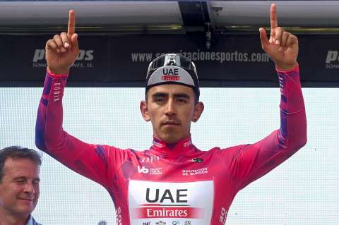 El Team Emirates confirma a Juan Sebastián Molano para la Vuelta a España 2023