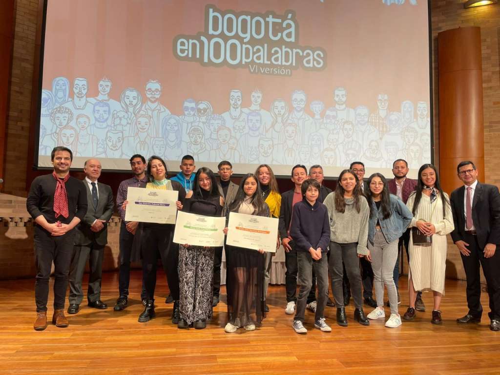 Este martes 13 de diciembre se dieron a conocer las ganadoras de la sexta edición del concurso "Bogotá en 100 palabras" en la Biblioteca Pública Virgilio Barco. En esta edición se recibieron 11.883 relatos de las 20 localidades de la ciudad.