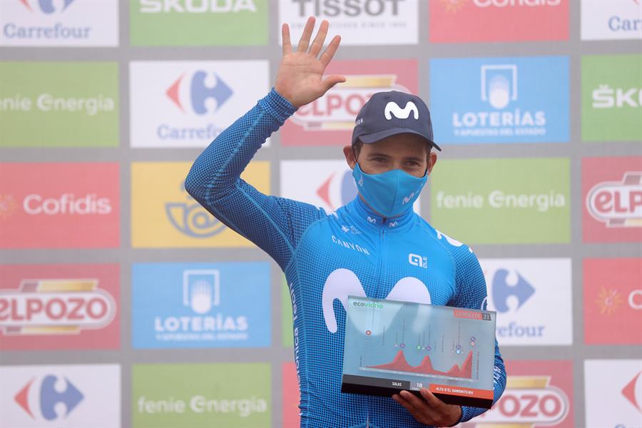 Miguel Ángel López en el podio de la etapa 18 de la Vuelta a España 2021.