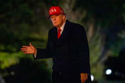 Trump afirma que Irán solicitó una nueva ronda de conversaciones con EE. UU.