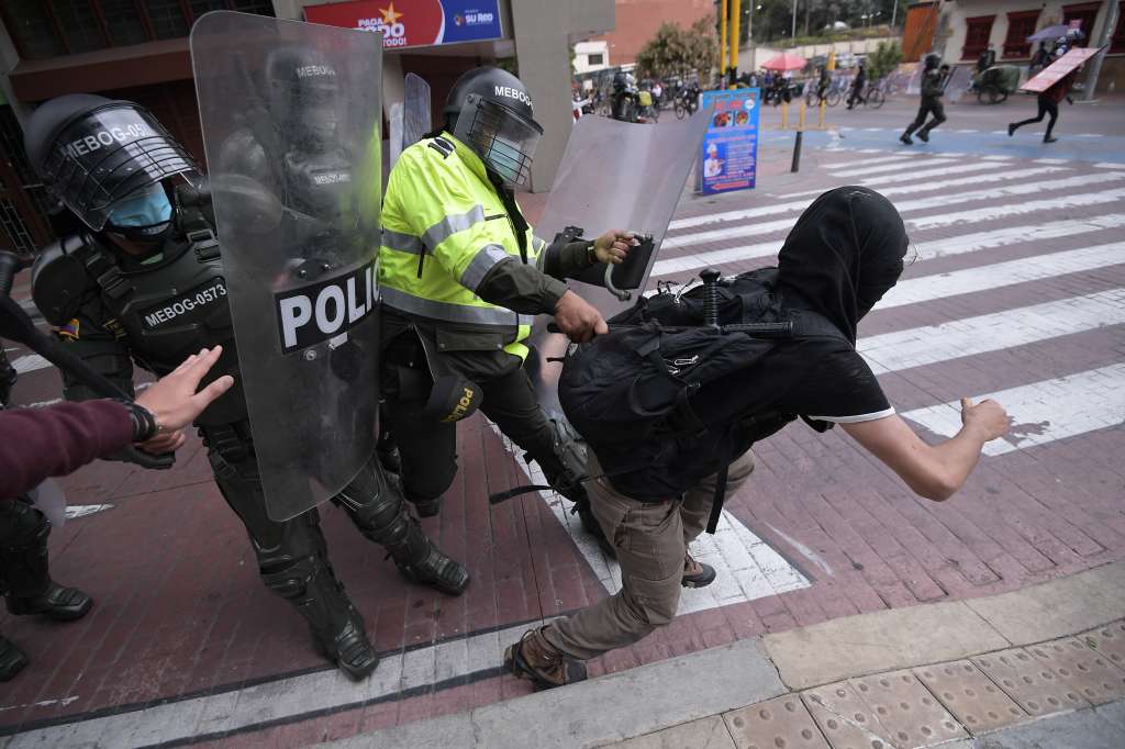 Manifestaciones y protestas de universitarios, recicladores y ambientalistas en el "Día contra la brutalidad policial - 24F".