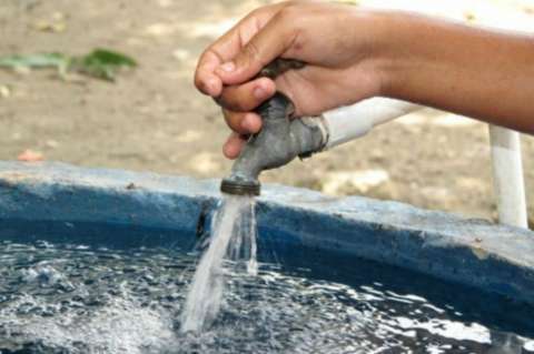50 barrios de Bogotá tendrán cortes de agua por daños en un accesorio del acueducto