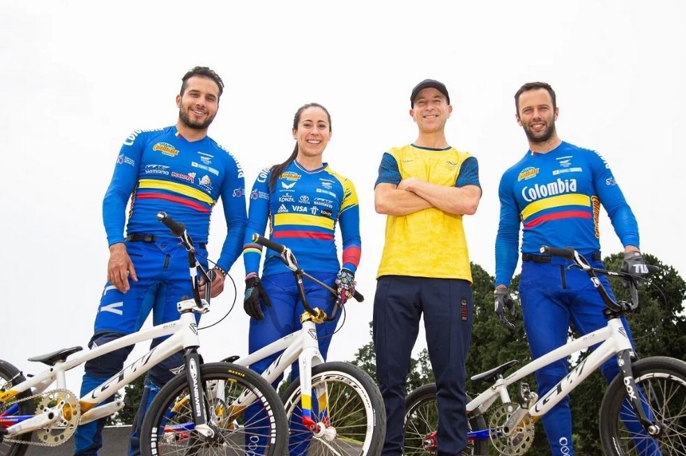 Carlos Ramírez, Mariana Pajón y Vincent Pelluard, los tres corredores de Colombia en el BMX de los Juegos Olímpicos.
