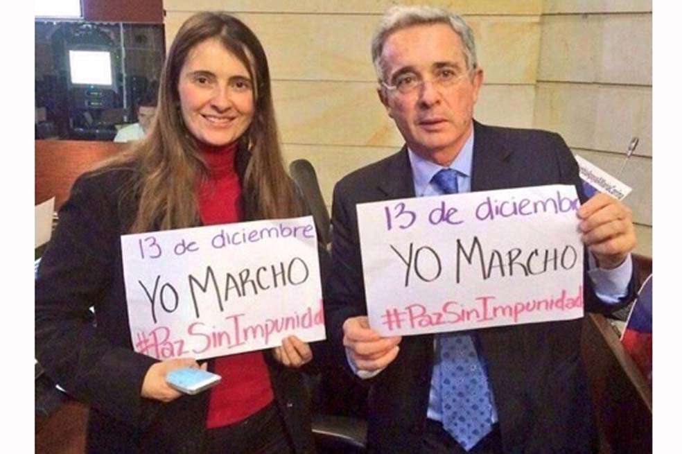 Los senadores Paloma Valencia y Álvaro Uribe expresaron su apoyo en el Congreso. / Archivo