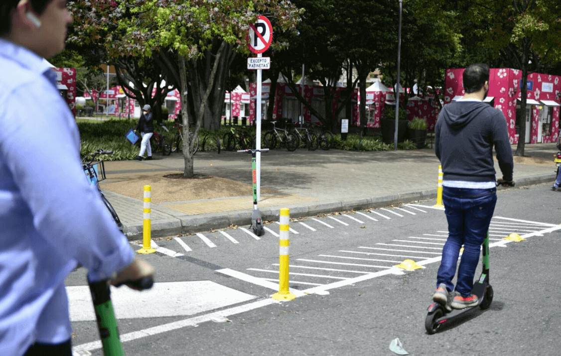Las patinetas y bicicletas eléctricas se encuentran en un segmento de movilidad denominada como micromovilidad. / Cortesía Secretaría de Movilidad
