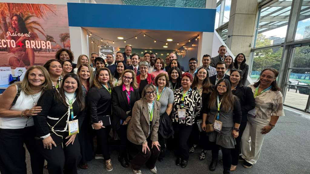 Representantes de la Autoridad de Turismo de Aruba (A.T.A.), hoteles, DMC, tour operadores y servicios especializados durante la Vitrina Turística de Anato.