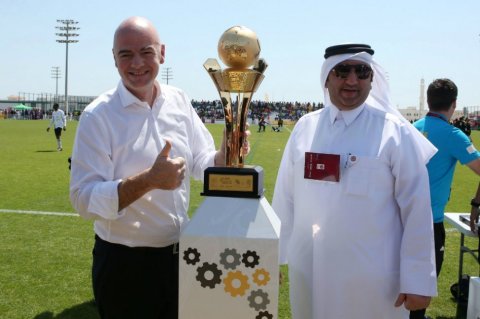 Presidente de FIFA anuncia comité para vigilar condiciones laborales en Mundial de Catar 2022