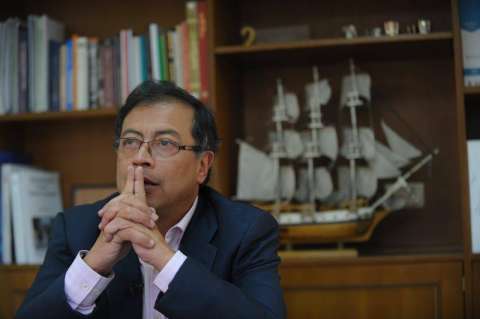 Petro será sometido hoy a intervención quirúrgica por posible cáncer