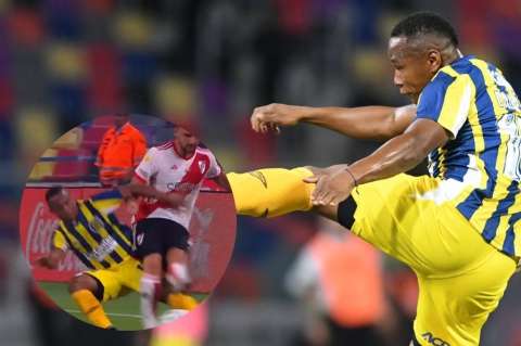 En video: Jaminton Campaz, expulsado por brutales patadas en la final contra River