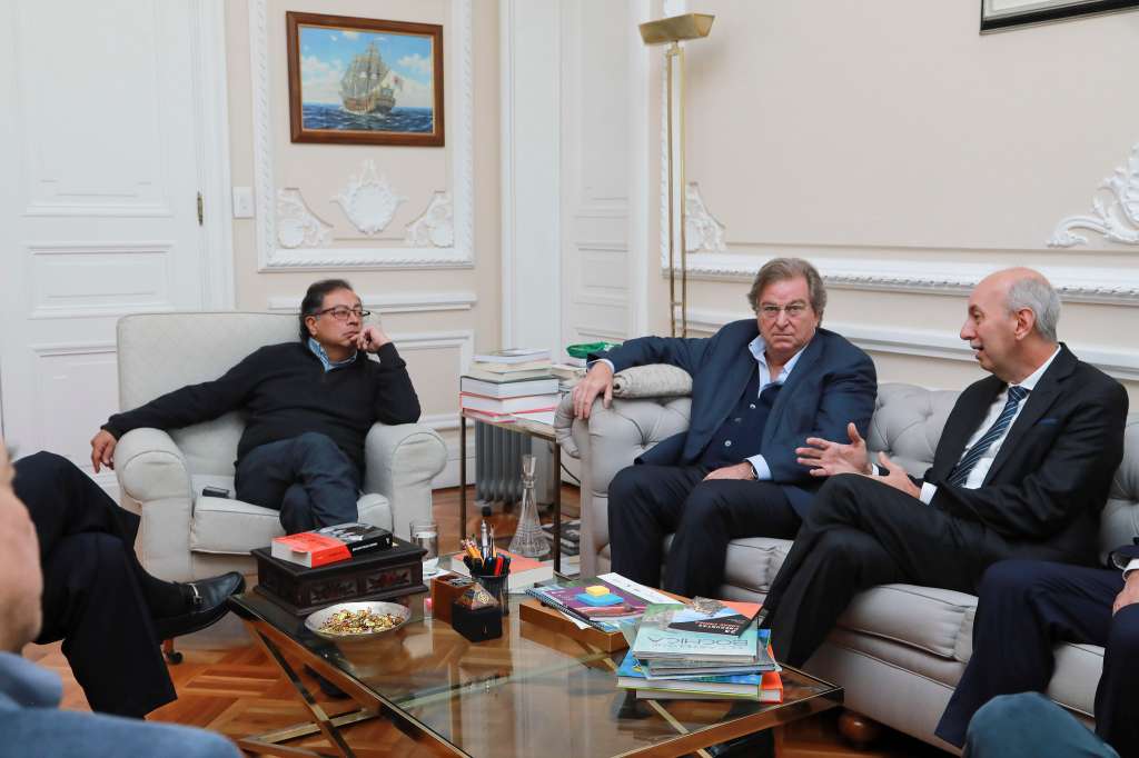 Reunión entre el presidente Petro, el GEA y los Gilinski.