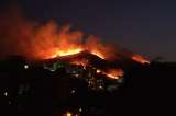 Incendio forestal en cerro Cristo Rey de Cali amenaza al zoológico de la ciudad