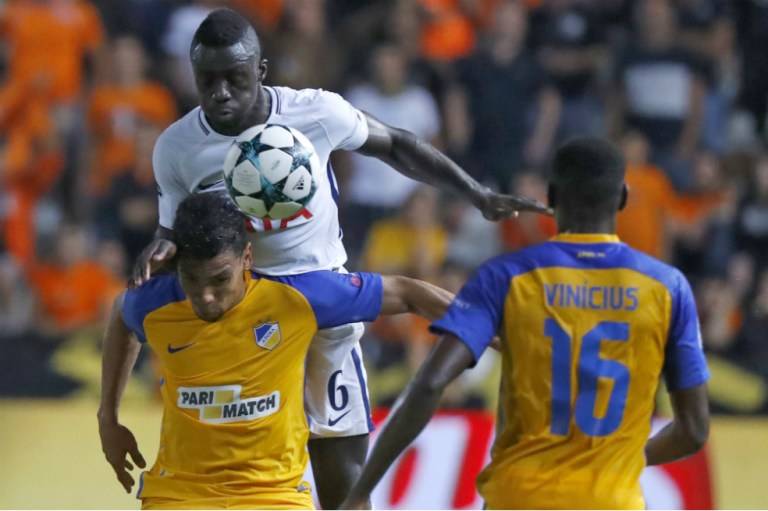 Davinson Sánchez fue titular en la victoria del Tottenham ante Apoel