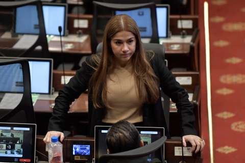 Juvinao pidió disculpas por vapear en medio de debate la reforma a la salud