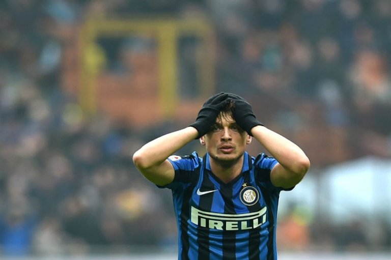 Inter perdió con el Sassuolo y ve peligrar el liderato en la Serie A