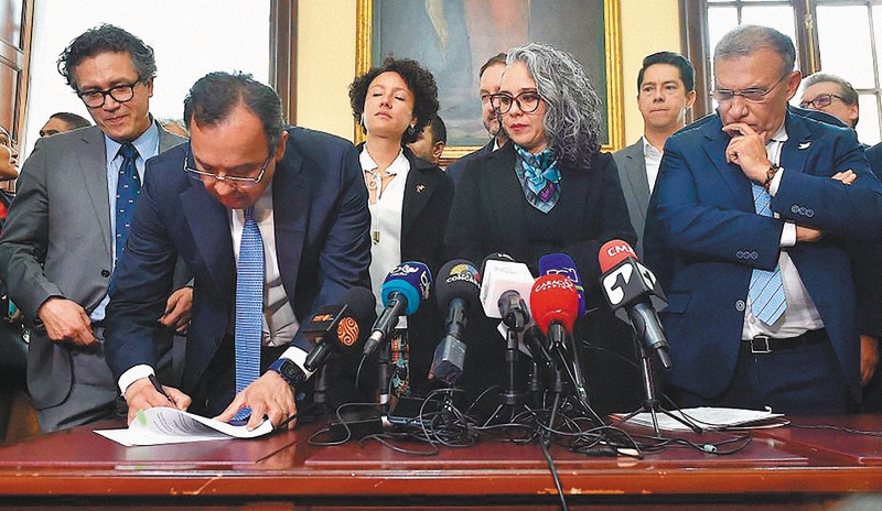 El ministro del Interior, Alfonso Prada, lideró la radicación del texto final de la reforma política. / Cortesía