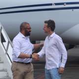 El canciller de Reino Unido ya está en Colombia y se reunirá con Petro