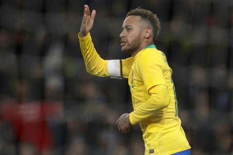 Con gol de Neymar, Brasil derrotó a Uruguay en juego amistoso
