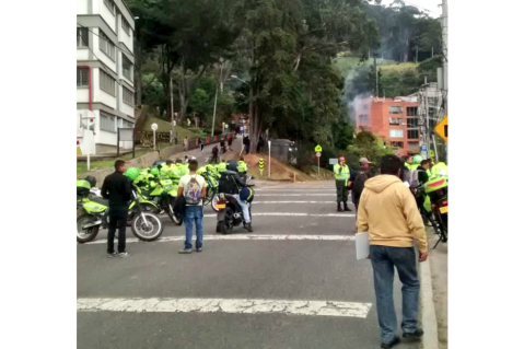 Por manifestaciones en U. Distrital, bloquean paso por Av. Circunvalar