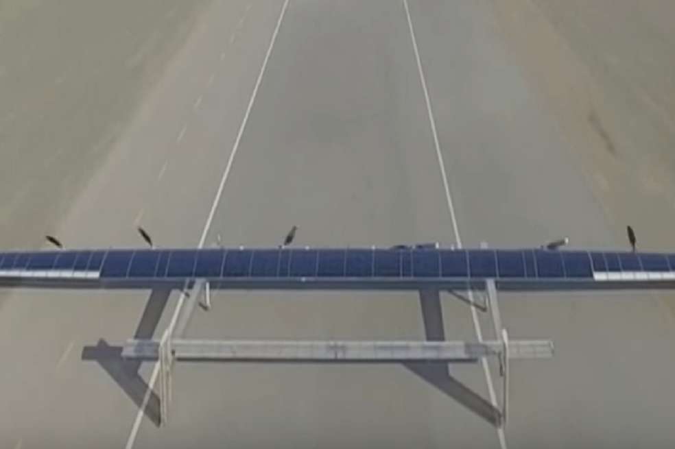 El dron alcanzó los 20 metros de altura.  / Youtube
