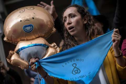 "No existe un derecho fundamental a abortar": el voto del magistrado Carlos Bernal