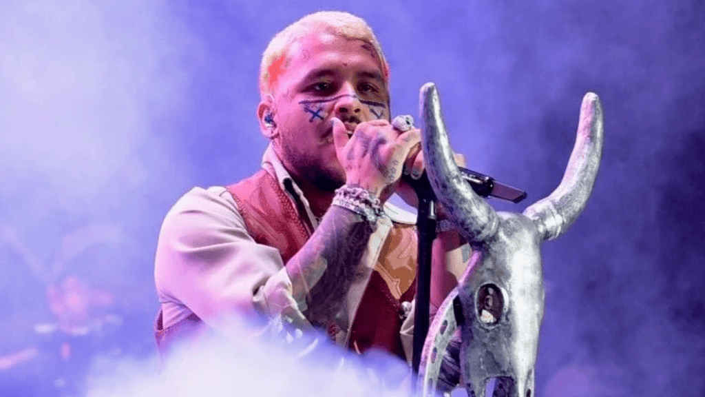 Nodal llegó a Montería en medio de su gira ´Forajido Tour´. Cantó, habló y lloró.