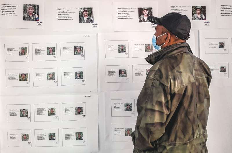 La UBPD montó una galería con información de algo más de 100 combatientes de la columna Arturo Ruiz. / Jhon León - Comisión de Búsqueda Farc.