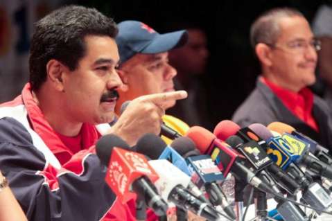 Chávez camina, hace ejercicios y da órdenes por teléfono, dice Maduro
