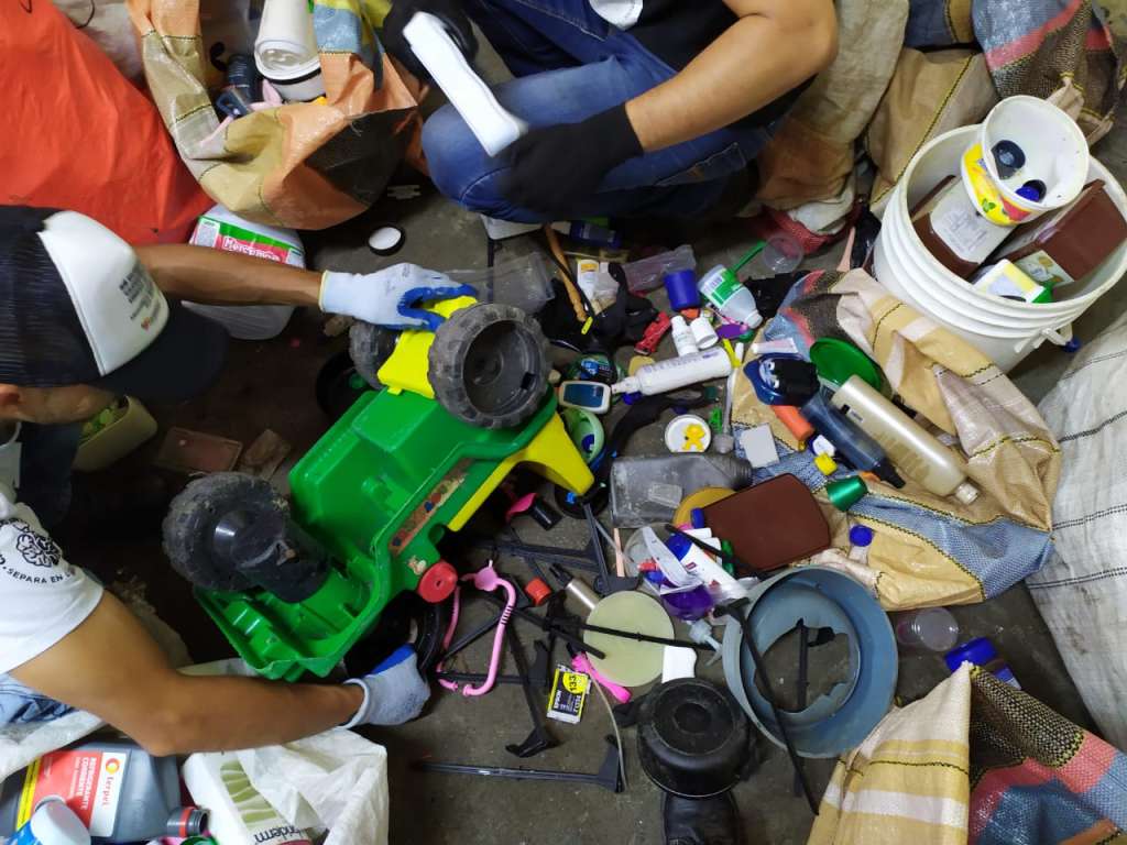 La alianza de Nestlé con Cempre y Veolia busca el reaprovechamiento para la neutralidad del plástico.
