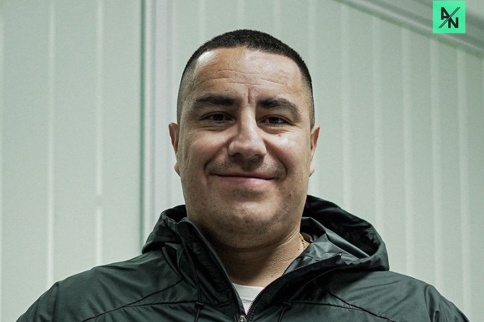 El entrenador mexicano Efraín Juárez llegó este miércoles a Colombia para sellar su vinculación con Atlético Nacional.